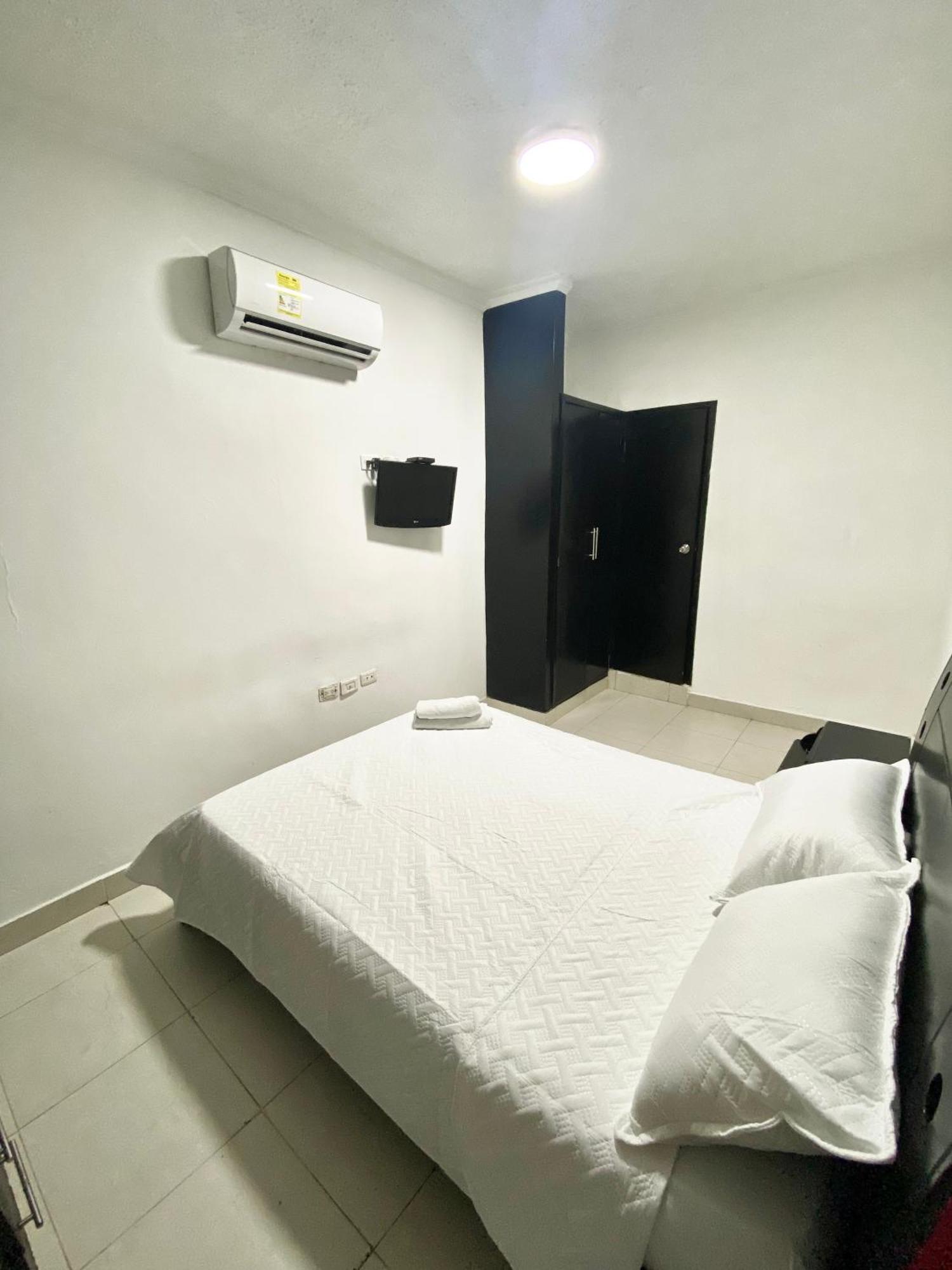 Hotel Estefania Princess 84 บาร์รังกีญา ภายนอก รูปภาพ