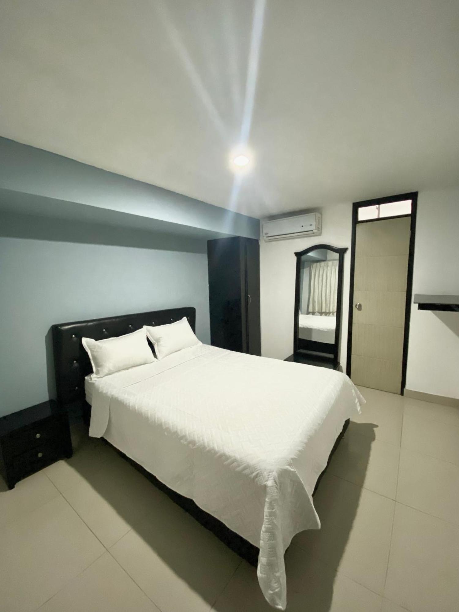 Hotel Estefania Princess 84 บาร์รังกีญา ภายนอก รูปภาพ
