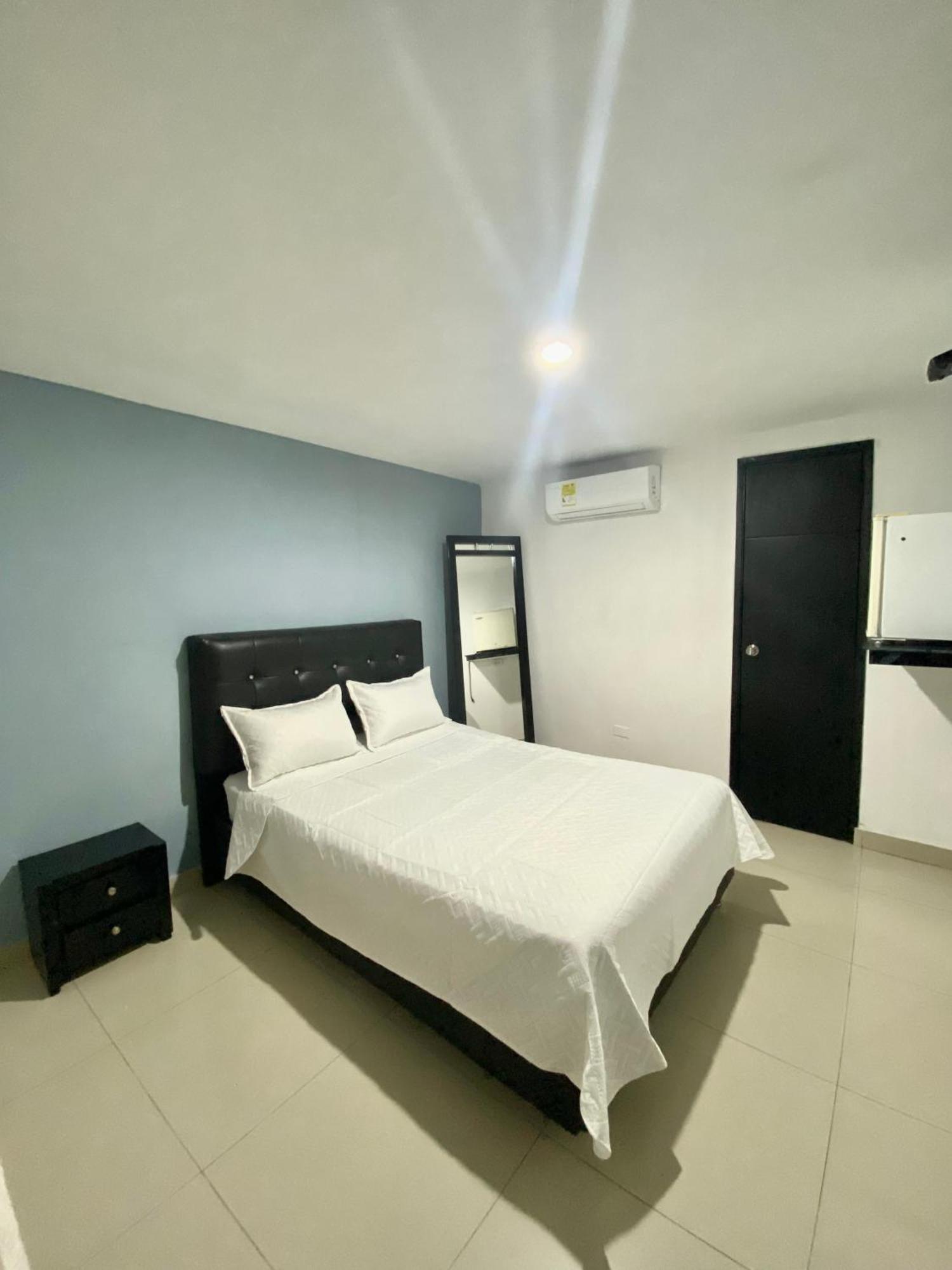 Hotel Estefania Princess 84 บาร์รังกีญา ภายนอก รูปภาพ