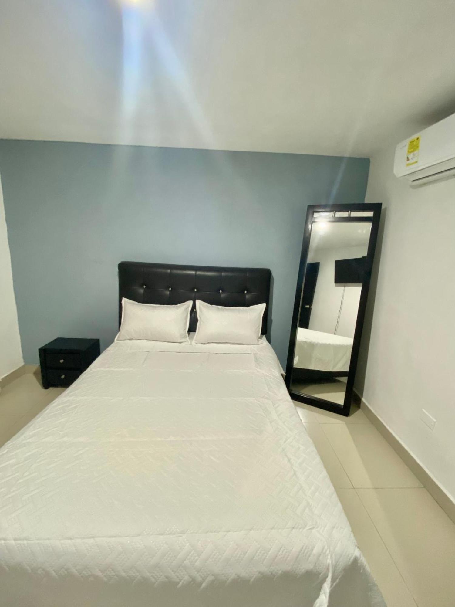 Hotel Estefania Princess 84 บาร์รังกีญา ภายนอก รูปภาพ