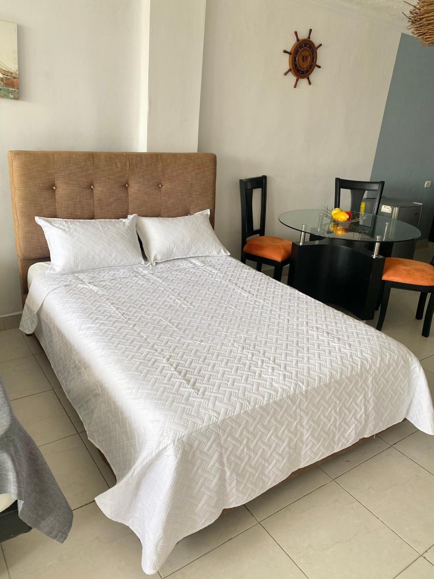Hotel Estefania Princess 84 บาร์รังกีญา ภายนอก รูปภาพ